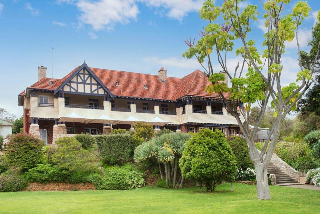 to Caves House Hotel Yallingup